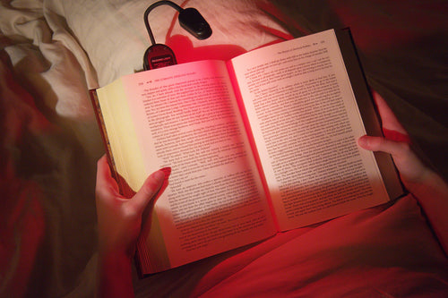 Flicker-Free Red Light Reading Light